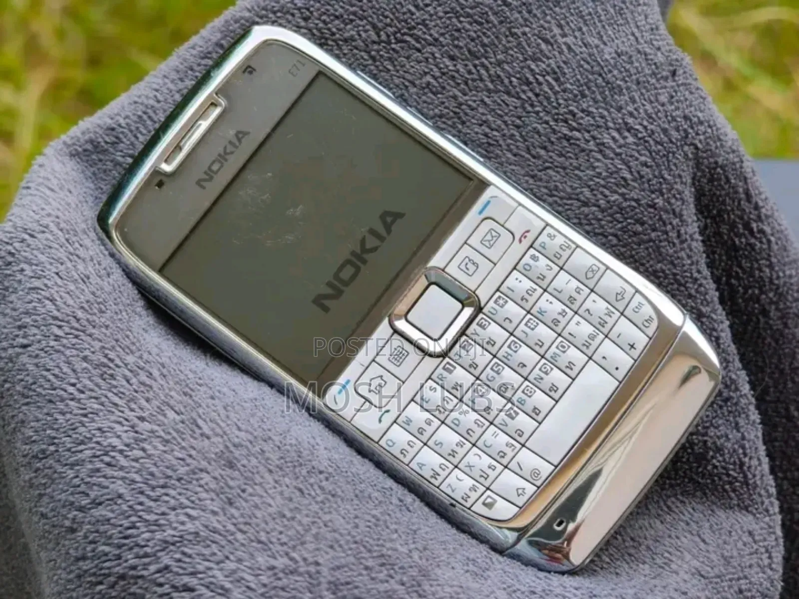 Nokia E71 White
