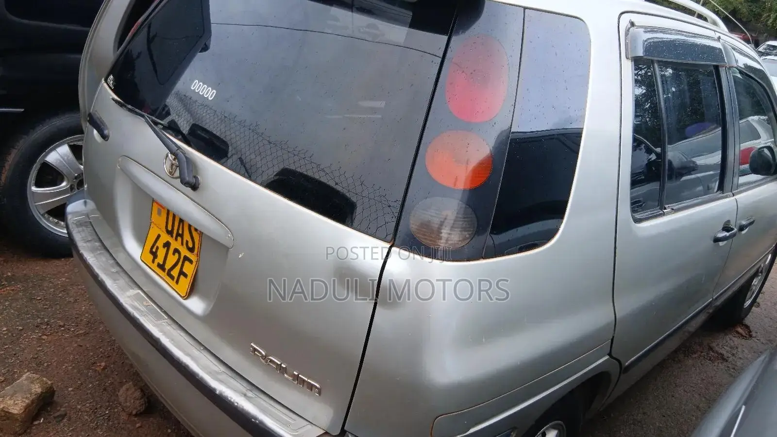 Toyota Raum 2001 Silver