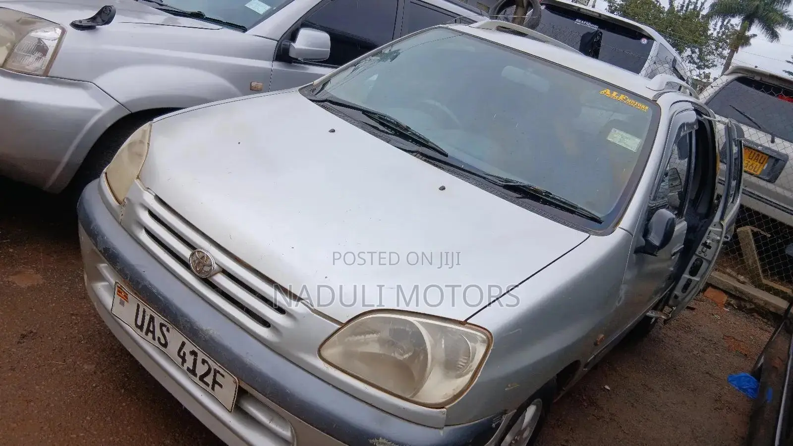 Toyota Raum 2001 Silver