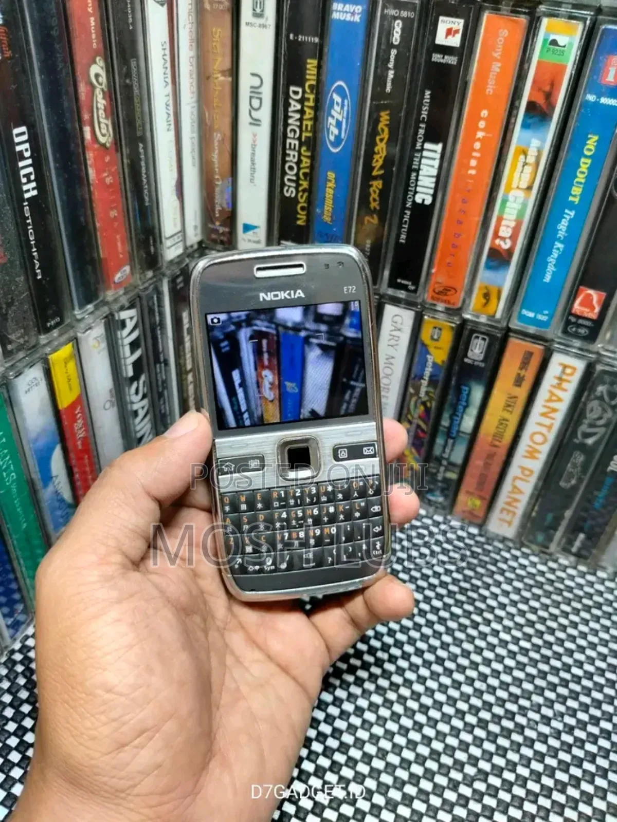 Nokia E72 Gray