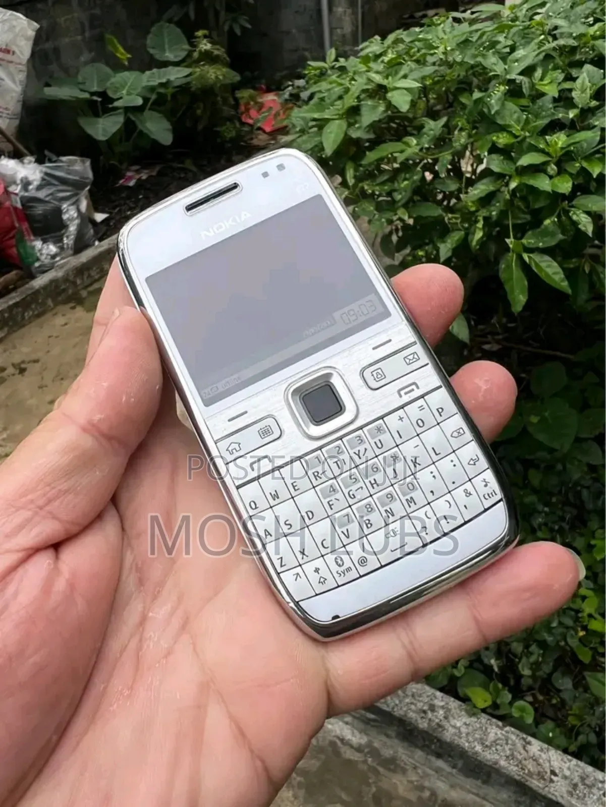 Nokia E72 Silver