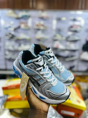 Unisex New Balance Sneakers