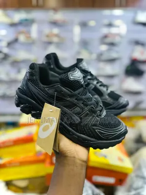 Unisex New Balance Sneakers