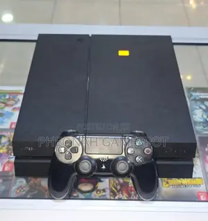 Playstation 4. Ps4 Used but New - 13 Games, 2 Pads, Warranty, Receipt