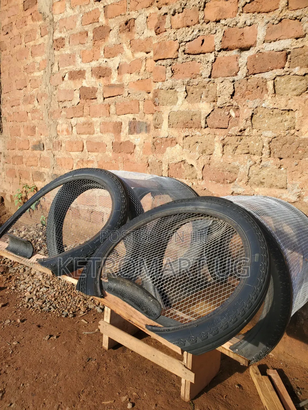 Poultry / Chicken Houses / Nests / Cages