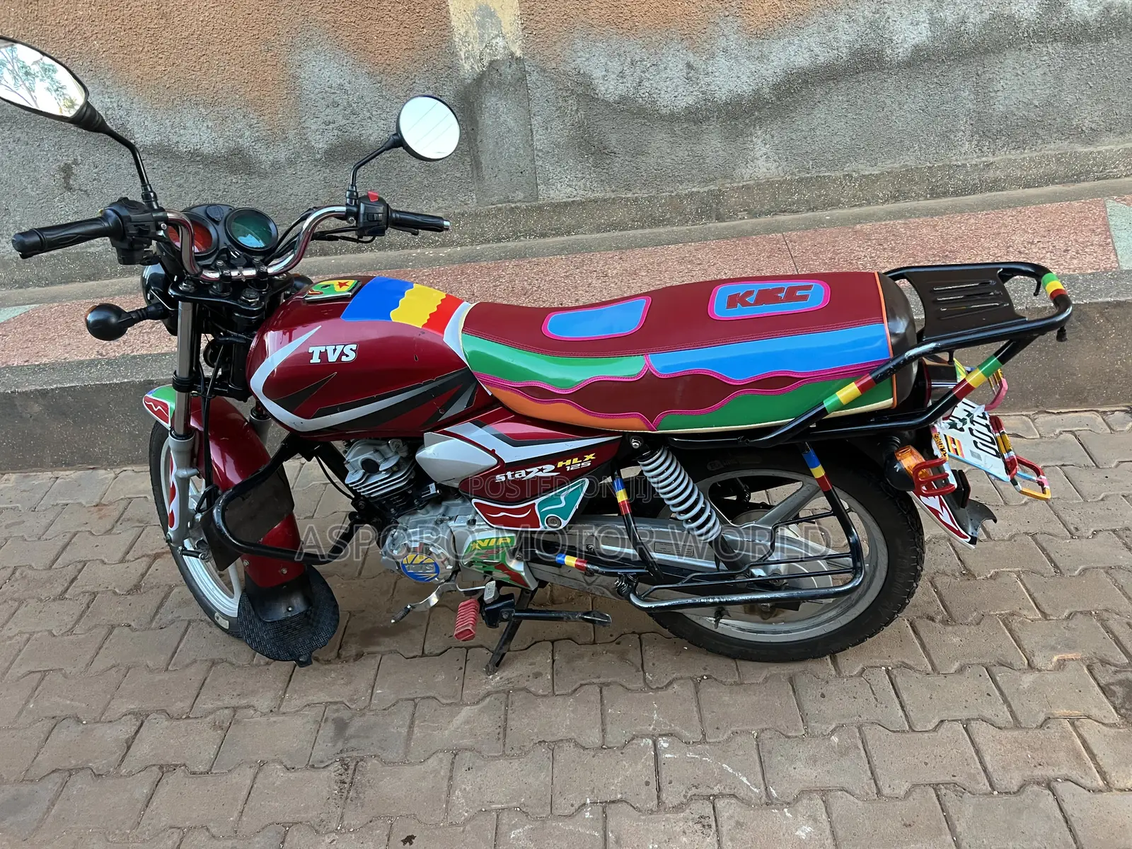 TVS HLX 125 2022 Red