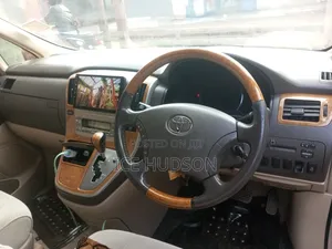 Toyota Alphard 2006