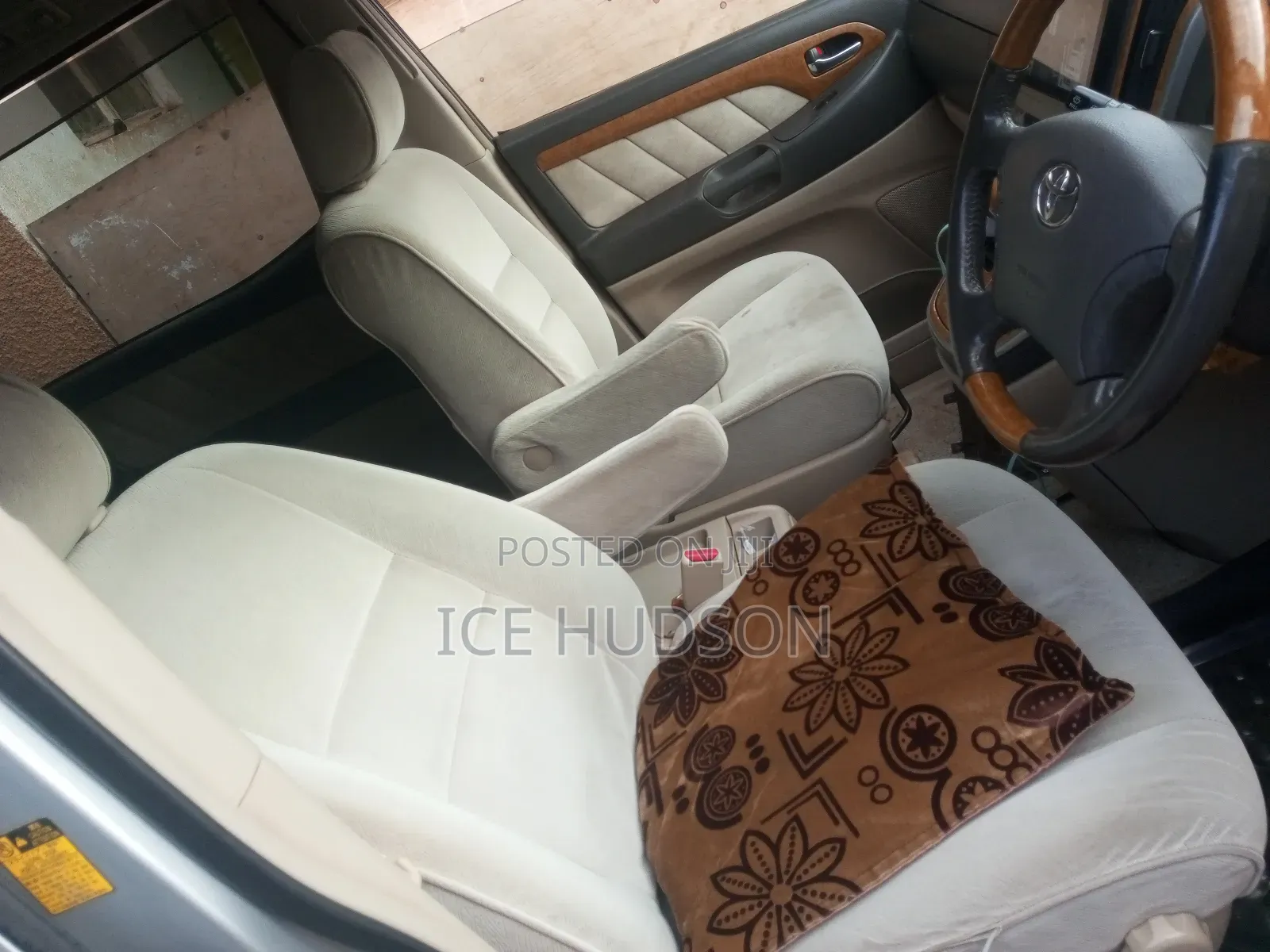 Toyota Alphard 2006