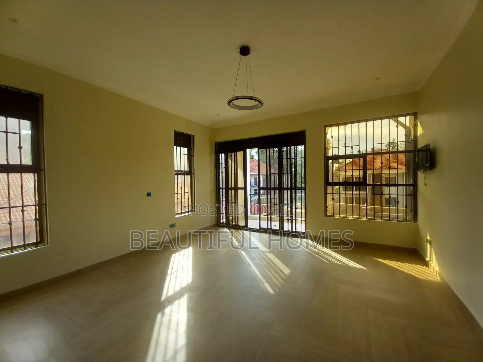 Furnished 5bdrm Duplex in Kira, Central Division for sale