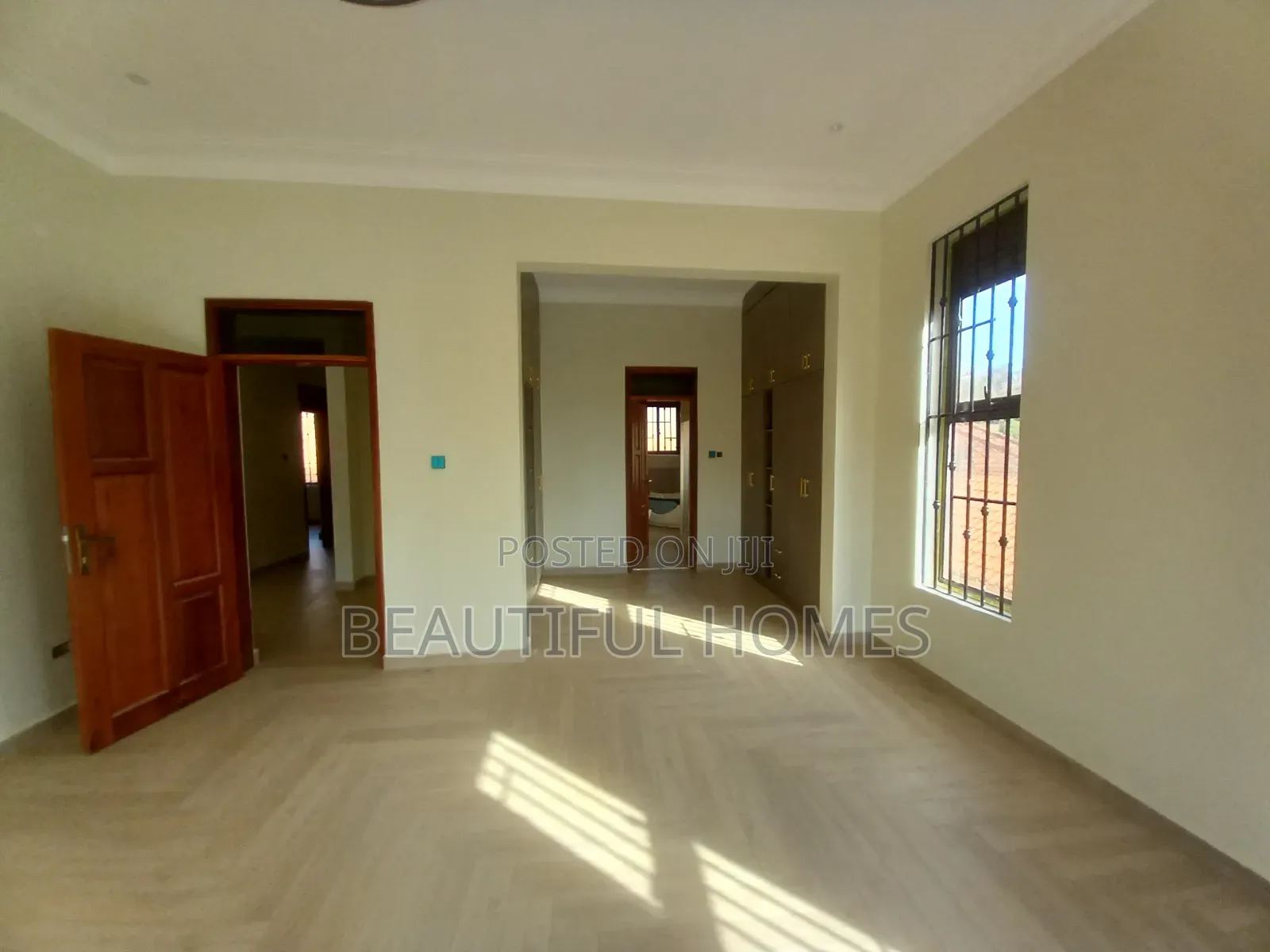 Furnished 5bdrm Duplex in Kira, Central Division for sale