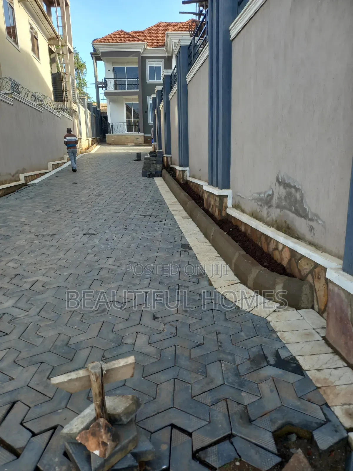 Furnished 5bdrm House in Kira, Central Division for sale