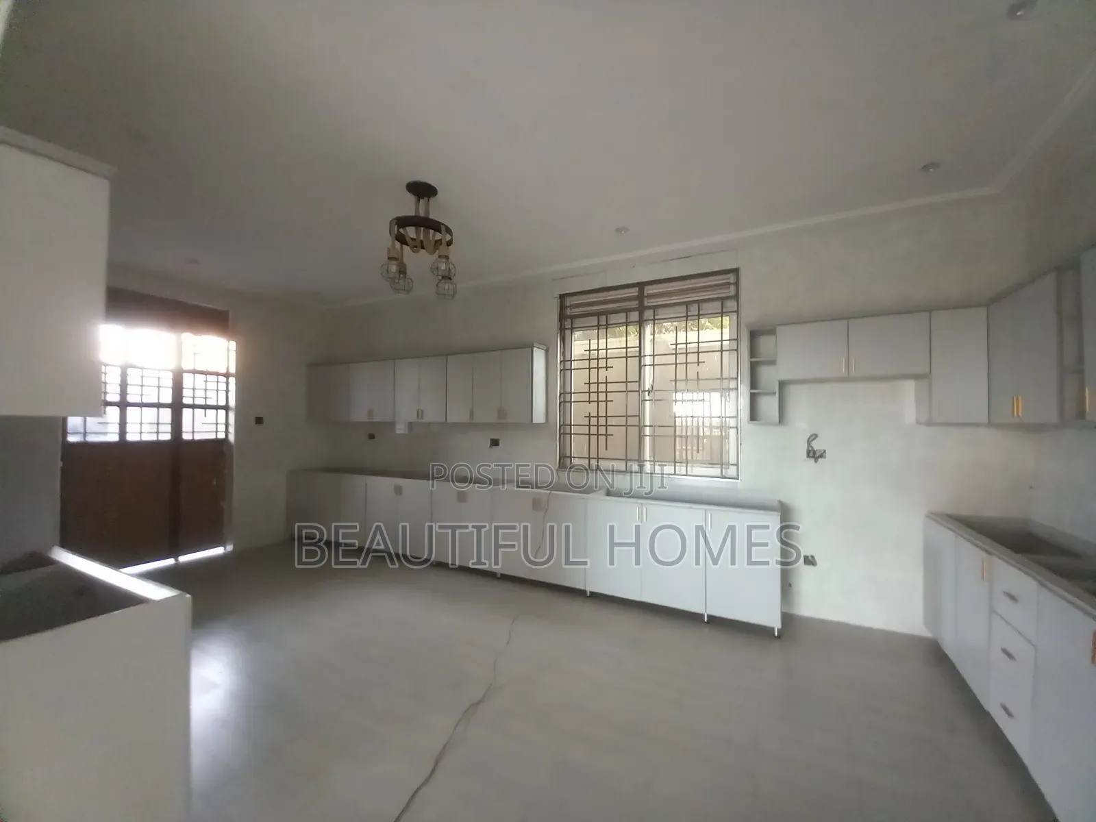 Furnished 5bdrm House in Kira, Central Division for sale