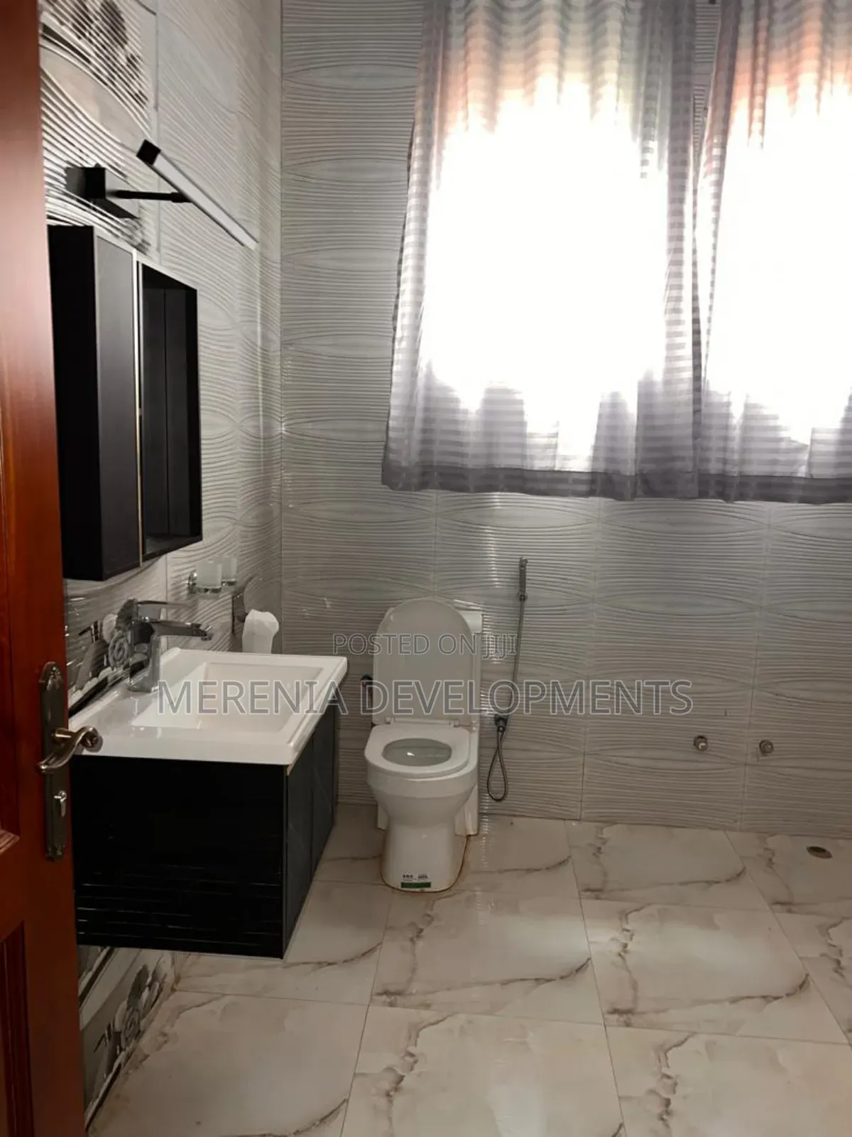 5bdrm House in Bwebajja, Kakiri for rent