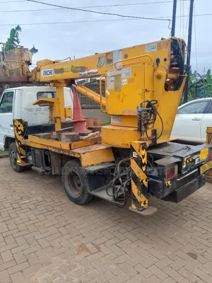 Bucket Crane Trucks for Hire