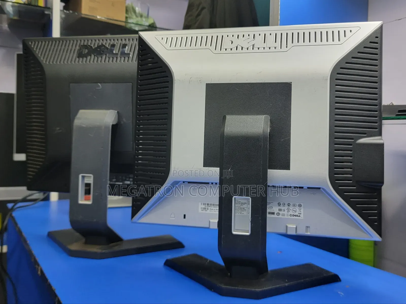 Dell 17 Inches Square Monitors 1280 X 1024hd Resolution
