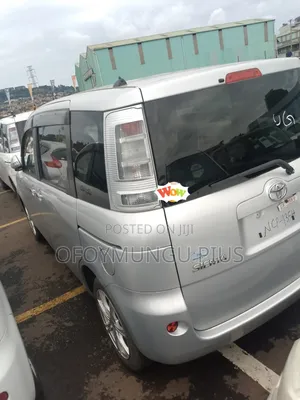 Toyota Sienta 2014 Silver