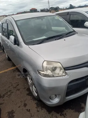 Toyota Sienta 2014 Silver