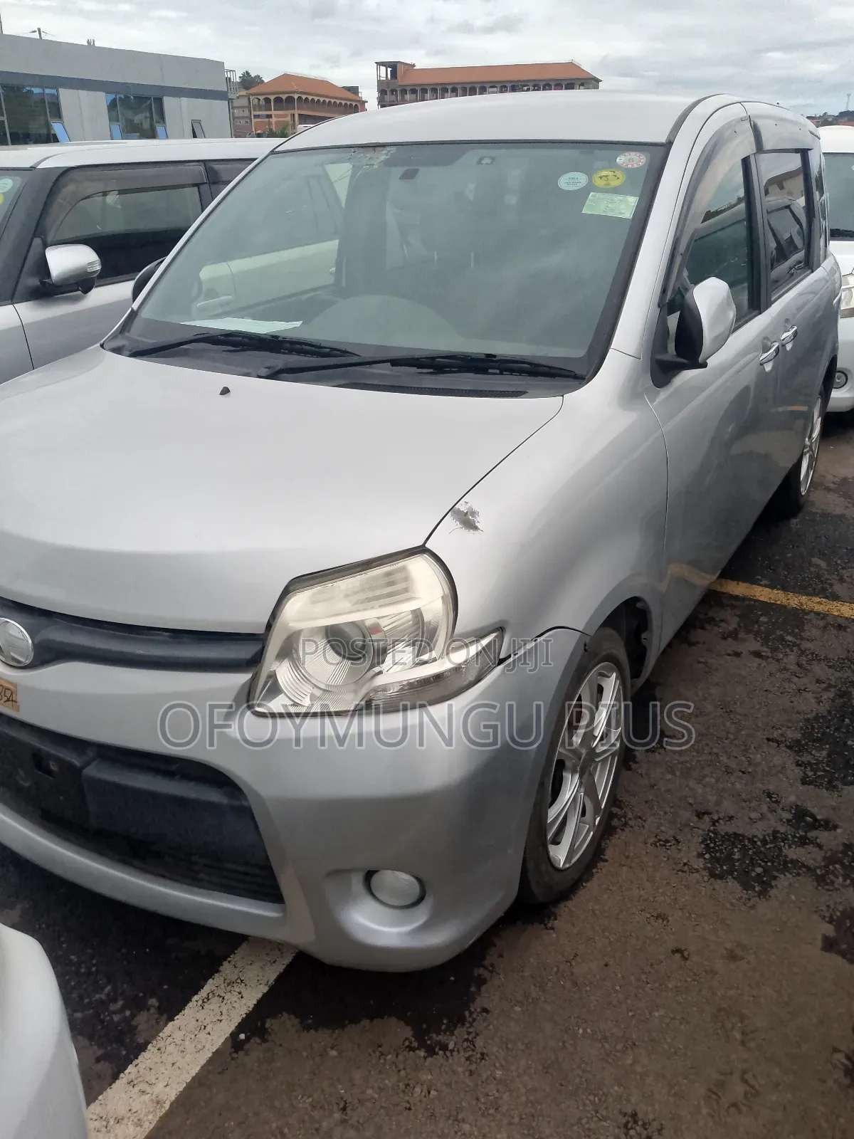 Toyota Sienta 2014 Silver