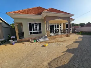 Furnished 6bdrm House in Ssisa for sale