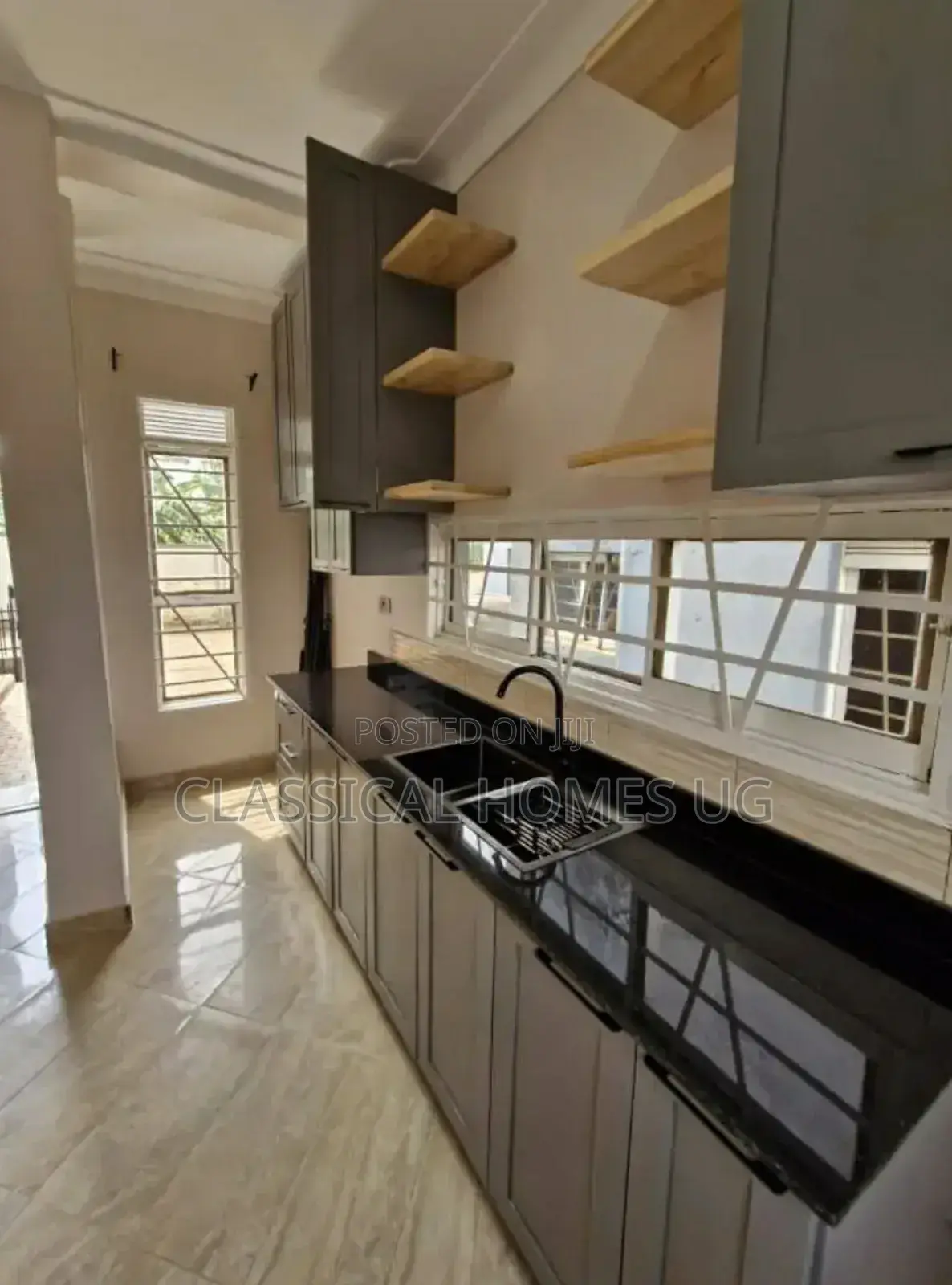 4bdrm Duplex in Muyenga, Central Division for rent