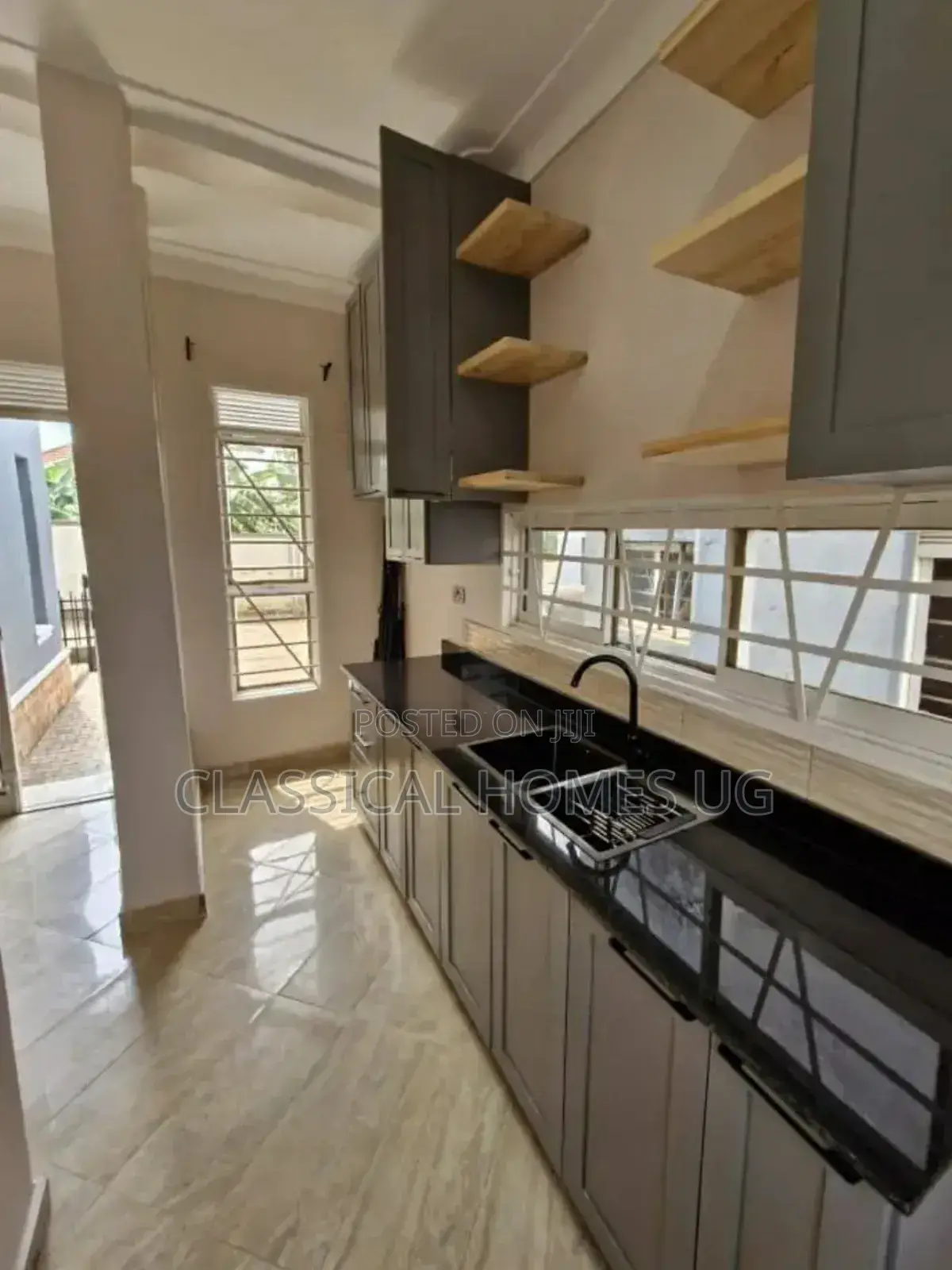 4bdrm Duplex in Muyenga, Central Division for rent