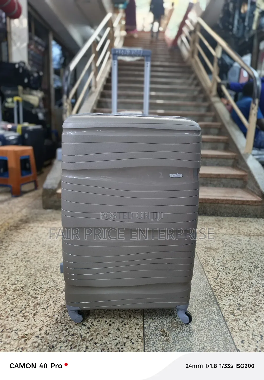 Executive Plastic Suitcase in Large Size