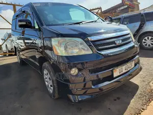 Toyota Noah 2.0 143hp AWD (8 Seater) 2007 Black
