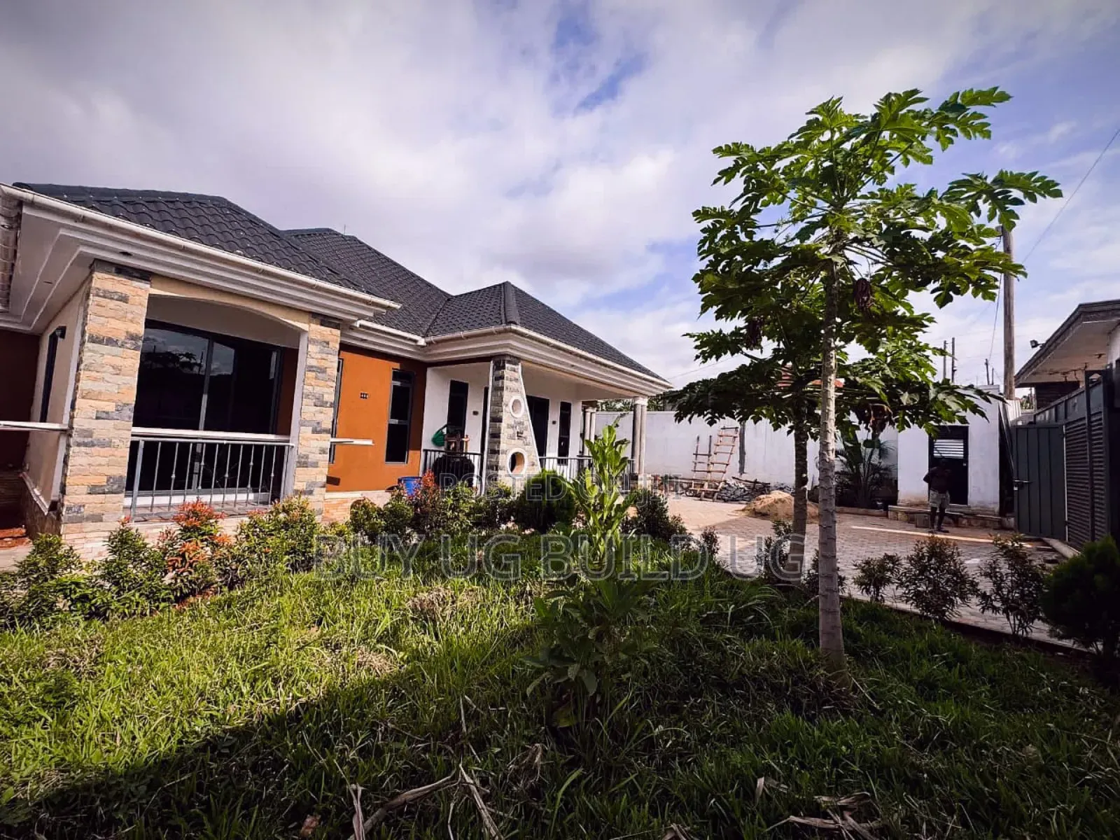 4bdrm Bungalow in Kyanja, Nakawa for sale