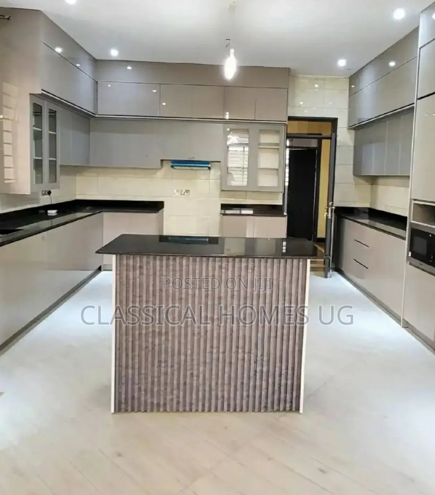 5bdrm Duplex in Akright Bwebajja, Central Division for rent