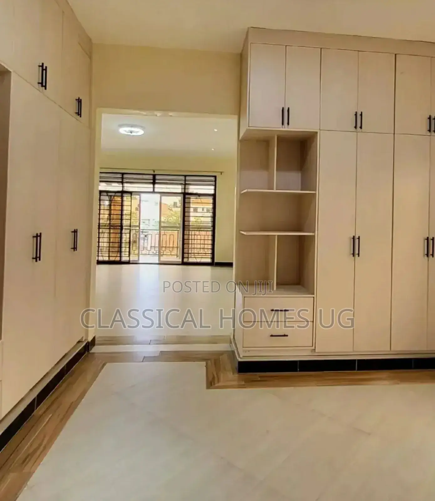 5bdrm Duplex in Akright Bwebajja, Central Division for rent