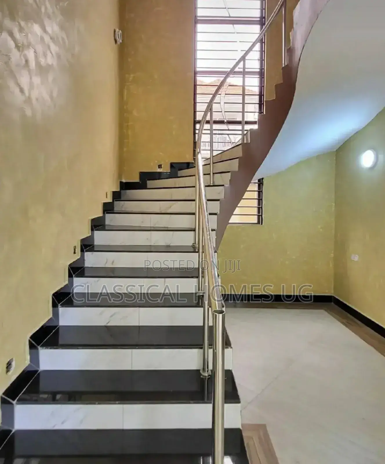 5bdrm Duplex in Akright Bwebajja, Central Division for rent