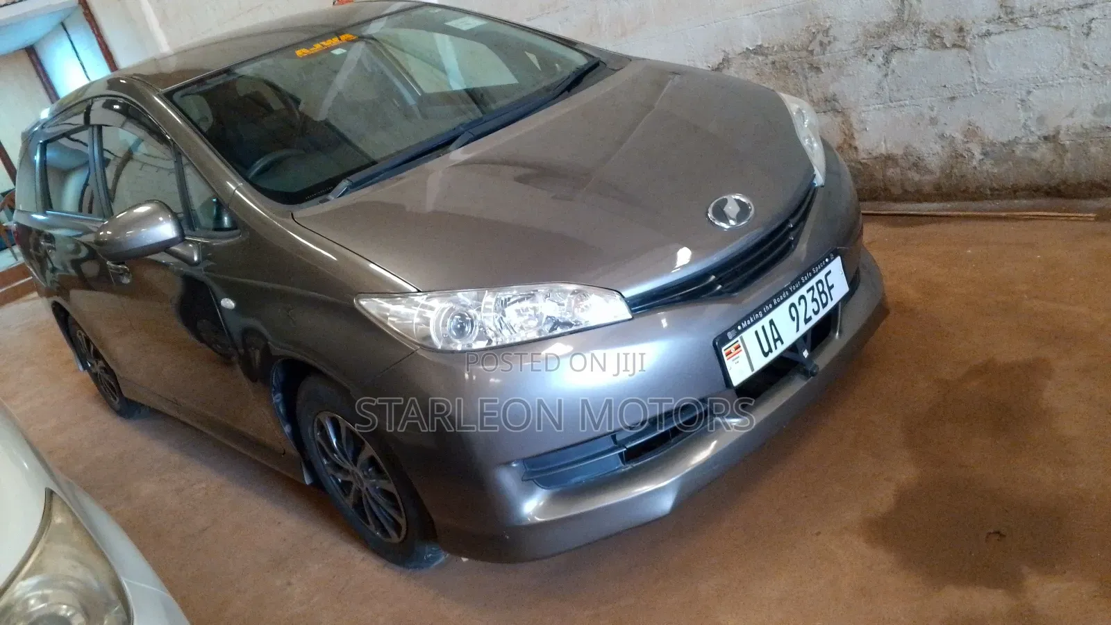 Toyota Wish 2011 Gold