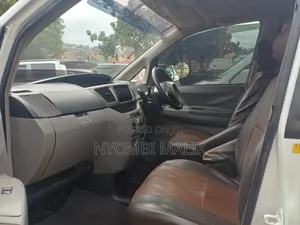 Toyota Voxy 2006 White