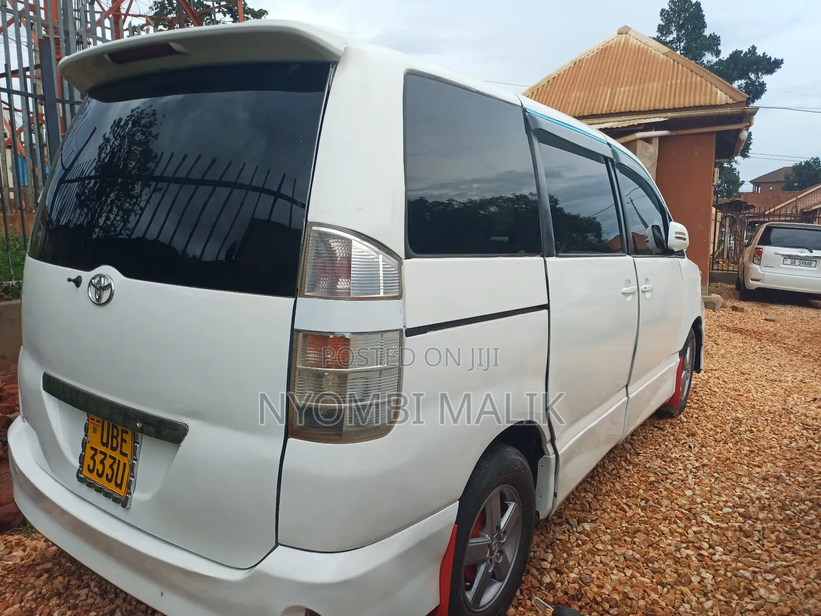 Toyota Voxy 2006 White