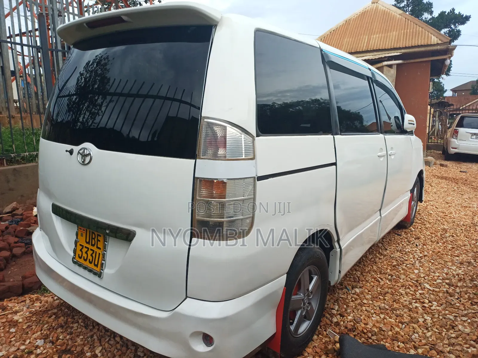 Toyota Voxy 2006 White