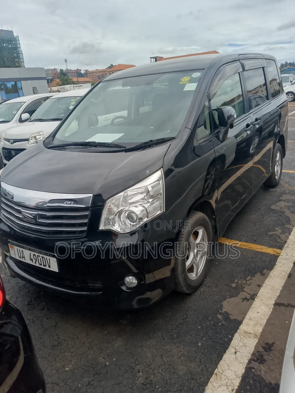 Toyota Noah 2010 Black