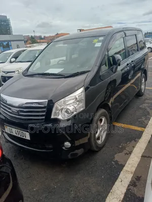 Toyota Noah 2010 Black