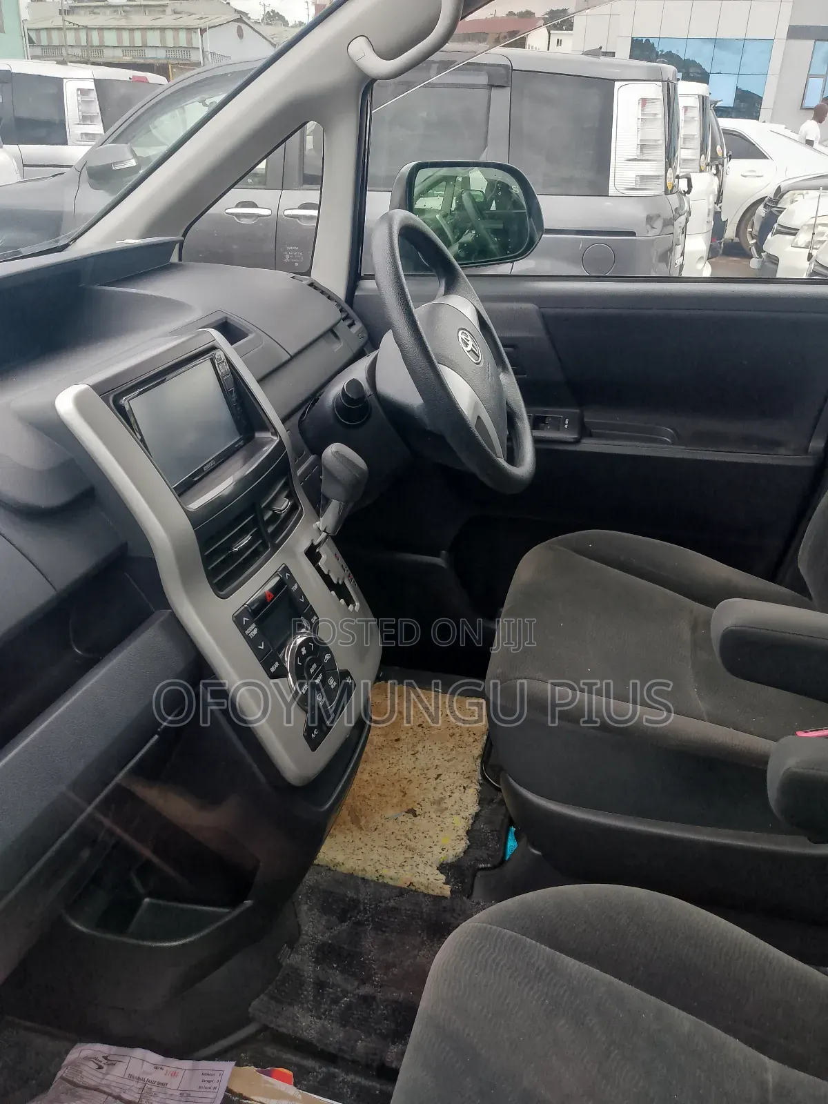 Toyota Noah 2010 Black