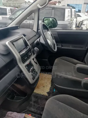 Toyota Noah 2010 Black