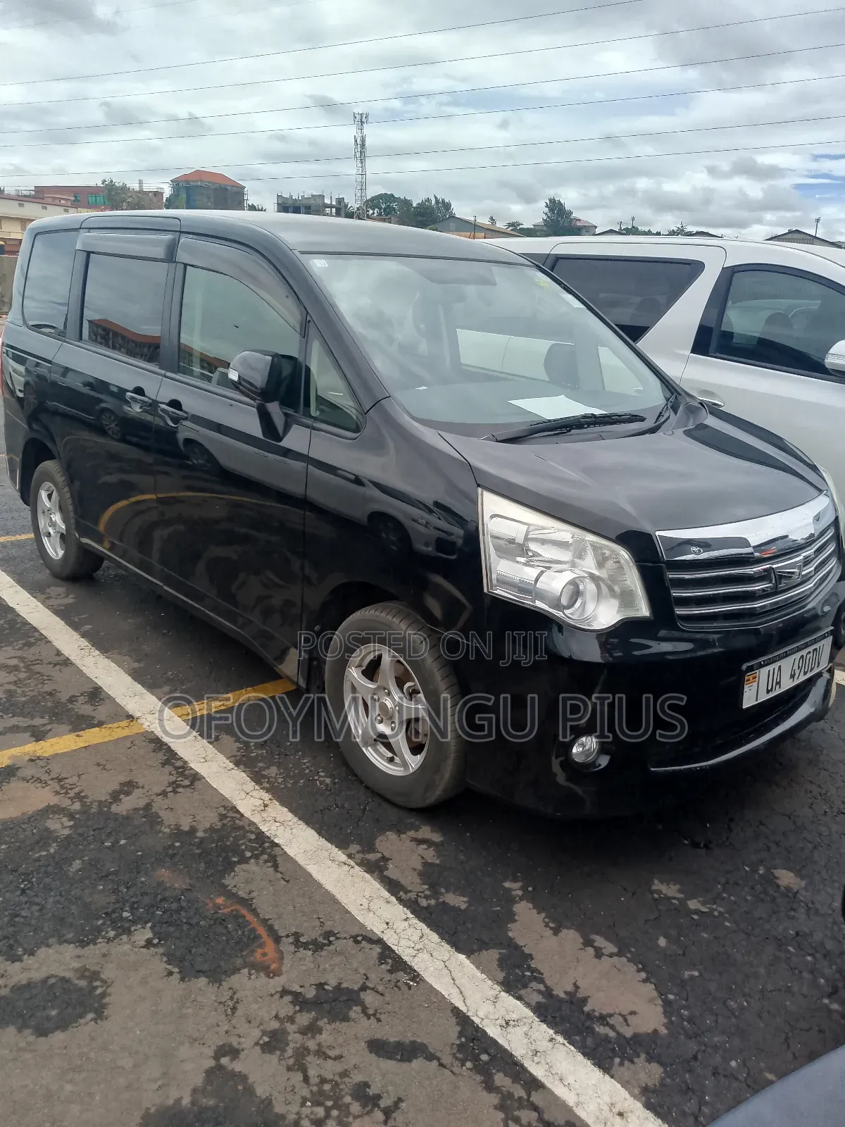 Toyota Noah 2010 Black