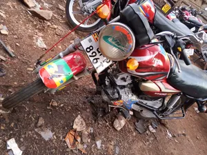 TVS HLX 125 2018 Red