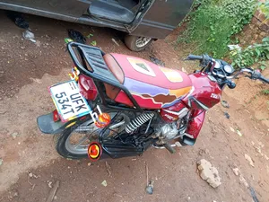 TVS HLX 125 2018 Red