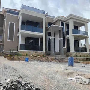 6bdrm Duplex in Kira for sale