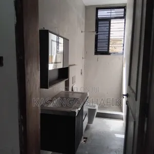 6bdrm Duplex in Kira for sale