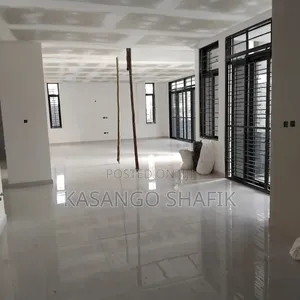 6bdrm Duplex in Kira for sale
