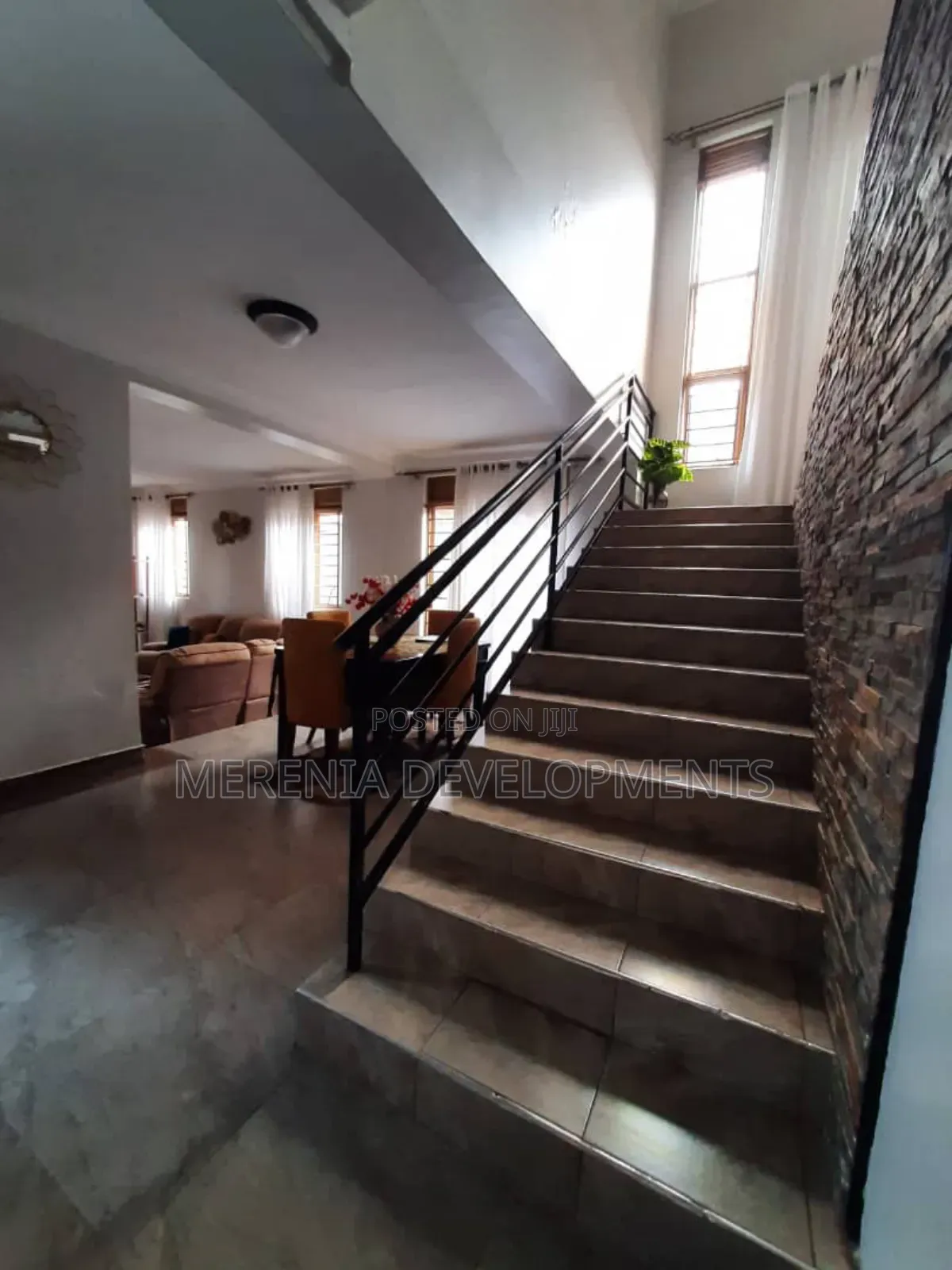 2bdrm Duplex in Kira for rent