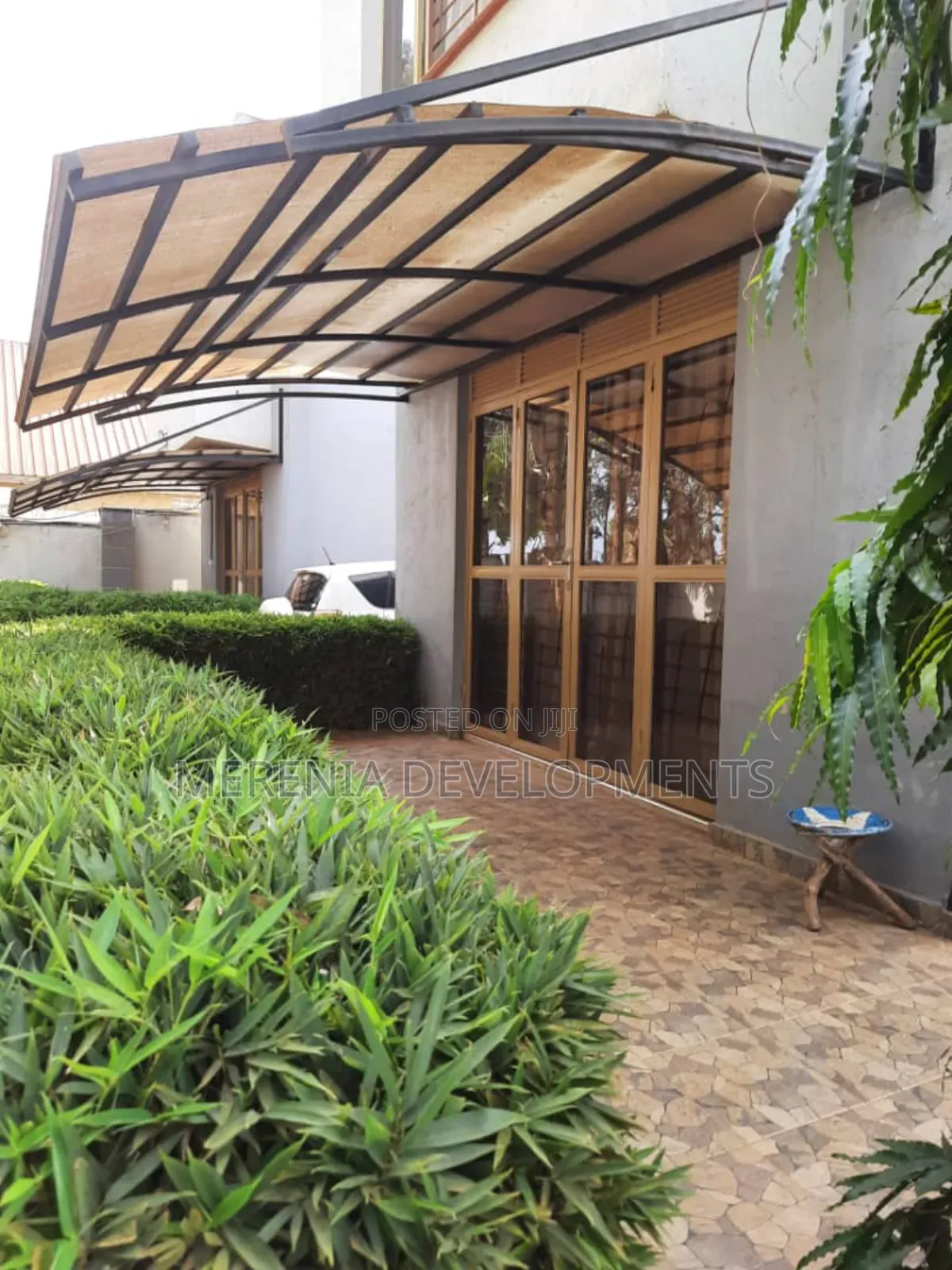 2bdrm Duplex in Kira for rent