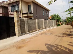 4bdrm Duplex in Kira for rent