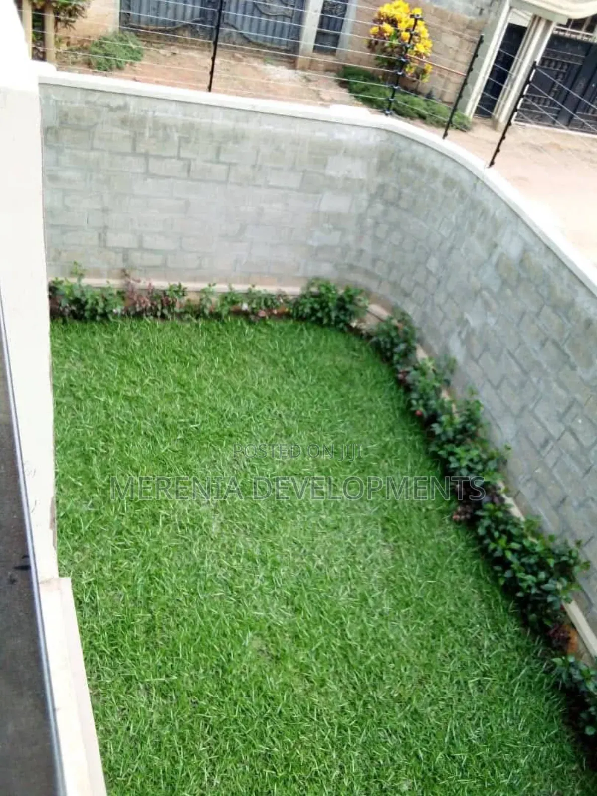 4bdrm Duplex in Kira for rent