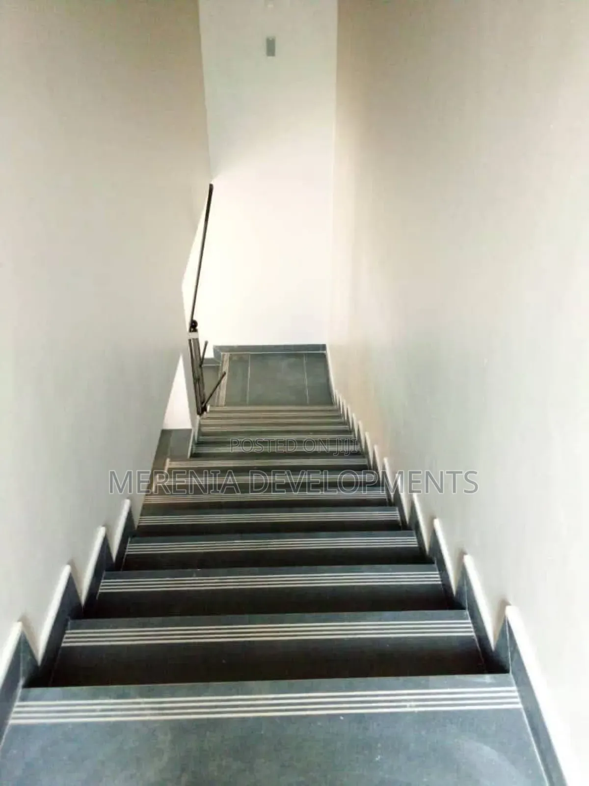 4bdrm Duplex in Kira for rent